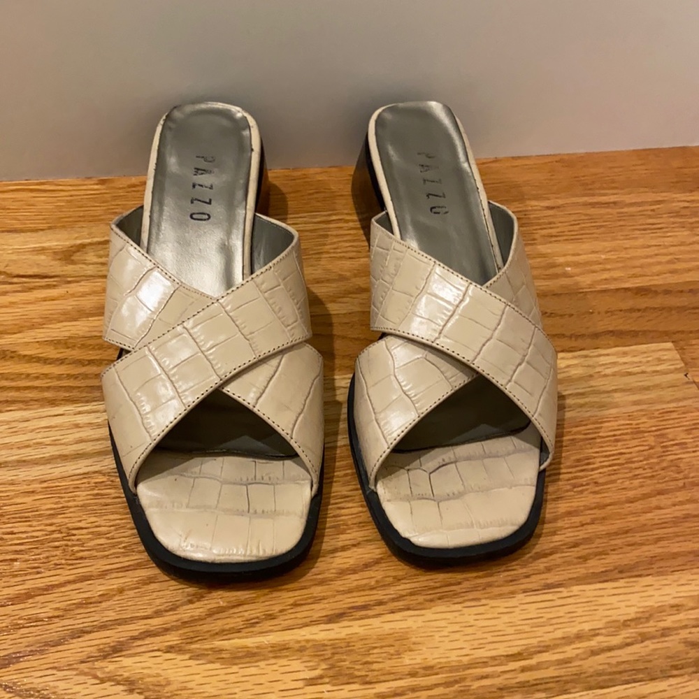 Pazzo Beige Croc Leather Sandals Size 7.5